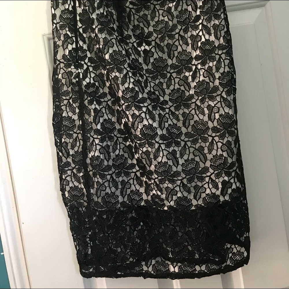 Super cute pencil skirt for the office!!! ❤️